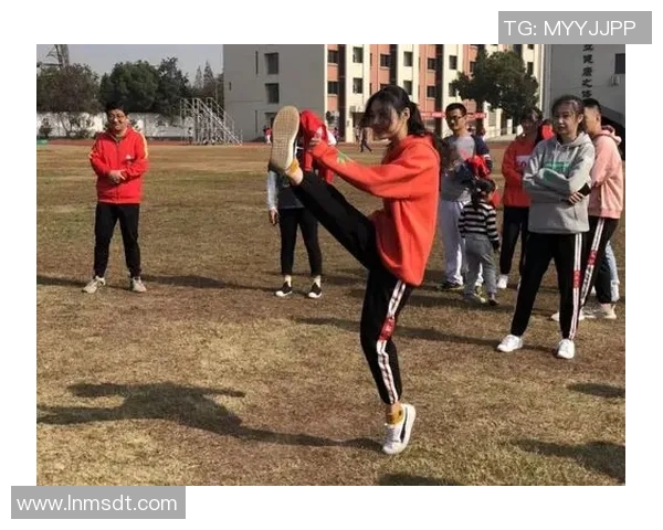 镇海区足球比赛精彩集锦直播回顾与赛场瞬间分享 镇海区足球比赛精彩集锦直播回顾与赛场瞬间分享