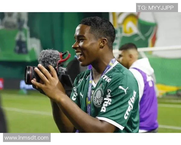 恩德里克的崛起之路:从青涩少年到足球新星的精彩旅程 恩德里克的崛起之路:从青涩少年到足球新星的精彩旅程